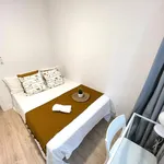 Rent 5 bedroom apartment in Valencia