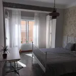 Rent a room of 101 m² in Alicante