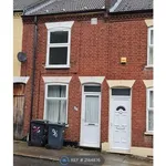 Terraced house to rent in Hampton Road, Luton LU4