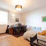 Rent 4 bedroom apartment of 133 m² in Genoa