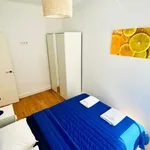 Rent 4 bedroom apartment in Málaga