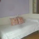 Rent 4 bedroom apartment in Madrid