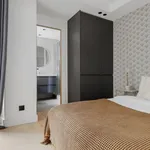 Appartement de 377 m² avec 1 chambre(s) en location à Paris