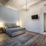 Rent 1 bedroom apartment of 45 m² in Florence