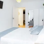 Rent a room of 85 m² in Zaragoza