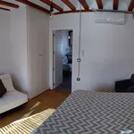 Rent 2 bedroom apartment of 592 m² in Córdoba