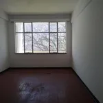 Rent 1 bedroom apartment of 496 m² in Johannesburg