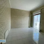 Affitto 5 camera appartamento di 140 m² in Palermo