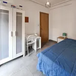 Rent 4 bedroom apartment in Valencia