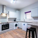 Rent 3 bedroom flat in East Midlands