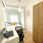 Rent 4 bedroom apartment in Madrid