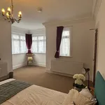 Rent 5 bedroom house in South West England