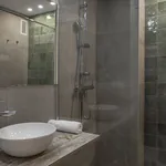 Rent 1 bedroom apartment of 614 m² in Málaga