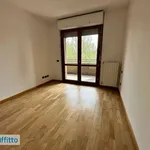 Rent 3 bedroom apartment of 90 m² in Milan