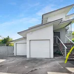 Rent 4 bedroom house in Coolum Beach