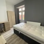 Rent 4 bedroom flat in Leicester