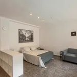 Rent 5 bedroom apartment in Valencia