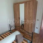 Rent 4 bedroom apartment of 70 m² in Adria