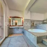 Rent 5 bedroom house of 388 m² in Alserio