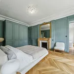 Rent 7 bedroom apartment of 195 m² in Paris