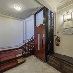 Appartement de 175 m² avec 6 chambre(s) en location à Paris