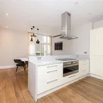 Rent 3 bedroom apartment in London