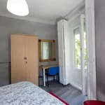 Rent a room of 140 m² in Madrid