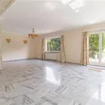 Huur 5 slaapkamer huis van 1626 m² in RHODE-SAINT-GENÈSE