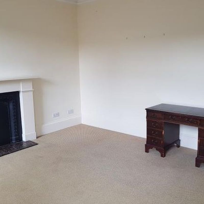 Flat to rent in High Street, Kirkcaldy KY1