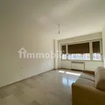 Affitto 3 camera appartamento di 88 m² in Bologna