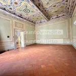 Rent 5 bedroom apartment of 520 m² in Lucca