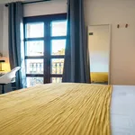 Rent a room of 107 m² in Barcelona