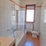 Affitto 3 camera casa di 95 m² in Alessandria