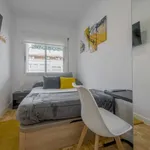 Rent a room of 120 m² in madrid