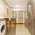 Rent 4 bedroom apartment of 15 m² in Barcelona