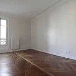 Rent 5 bedroom apartment of 133 m² in Paris