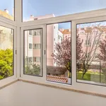 Rent 2 bedroom apartment of 90 m² in Lisbon