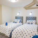 Rent 1 bedroom flat of 200 m² in Bradford