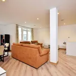 Rent 3 bedroom flat in South East England