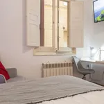 Rent 4 bedroom apartment in Madrid