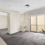 Rent 1 bedroom apartment of 38 m² in Melbourne