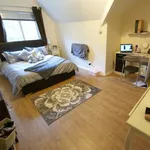 Rent 6 bedroom flat in Leeds