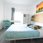 Rent 4 bedroom apartment in Valencia