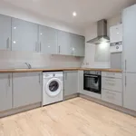 Rent 2 bedroom flat in Bolton