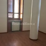 Affitto 5 camera appartamento di 150 m² in Salerno