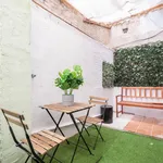 Rent 4 bedroom apartment in Barcelona