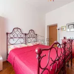 Rent 3 bedroom apartment of 80 m² in Milano