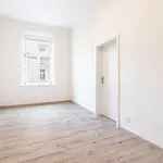 Rent 4 bedroom apartment of 76 m² in Prague