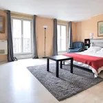 Rent a room of 240 m² in Marseille