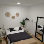 Rent 4 bedroom apartment in Madrid